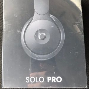 Beats by Dr. Dre - Solo Pro Wireless Noise Cancelling On-Ear Headphones - Black